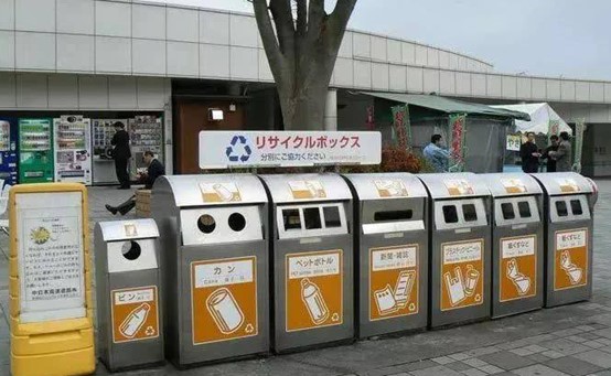 别迷信国外！日本人做旧衣服回收不是为了环保，而是赚钱！