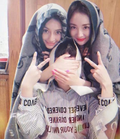 离婚了还穿前夫旧衣服，Baby，你和张大大亲密拍照又是干嘛？