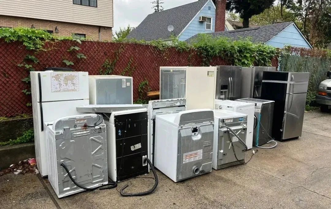 2025411